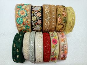 Rubans brodés à la machine sur mesure en différents modèles et couleurs multiples pour robes de mariée dans les tailles au choix du client - Product Image 4