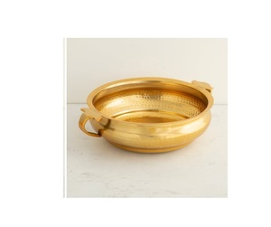 Bandeja de servicio martillada chapada en latón, bandeja de servicio de Mesa Central con asa de lujo, bandeja de Metal decorativa tradicional - Product Image 1