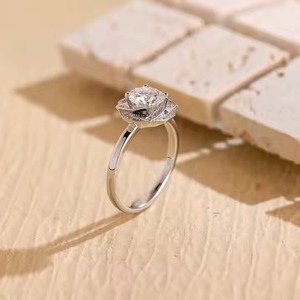 Bague de fiançailles en or massif 14K taille ronde en diamant de laboratoire Bague de promesse florale unique Cadeau d'anniversaire de mariage pour femme - Product Image 3