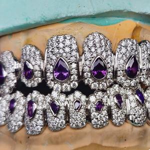 Rejillas Dentales Personalizadas con Gemas Moradas en Forma de Lágrima y Piedras Estilo VVS1, Juego de Rejillas Dentales Superiores e Inferiores Plateadas Brillantes para Mujer - Product Image 5