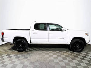 2021 T * oyota Tacoma SR5 V6 d'occasion - Product Image 3