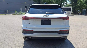 Audi Q5 Premium Plus d'occasion propre, modèle 2024 - Product Image 5