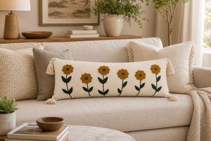 Housse de coussin lombaire décorative en coton brodé main motif moutarde et tournesol, avec pompons, pour canapé - Product Image 1