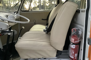 พร้อมขับขี่ - รถพวงมาลัยซ้ายมือสอง |   พวงมาลัยขวา |   รถโฟล์คสวาเกน ทีปีเอส 2 คอมบิ ปี 1975 พร้อมกระจก 15 บาน - Product Image 5