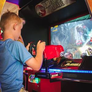 Jeu de course Jurassic Park par Raw Thrills, machine d'arcade 55 HD - Product Image 3