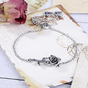 สร้อยข้อมือจี้รูปใบไม้กุหลาบชุบทองเจลิยาประดับมุก - Product Image 5