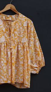 Kyra Top Dress, Mini Dress, floral Block Print Túnica Top, cuello profundo con cuerda más cerca - Product Image 4