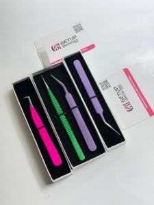 Pince à épiler professionnelle en acier inoxydable pour extensions de cils, avec revêtement en poudre rose, violet et vert, pour volume et isolation - Product Image 3