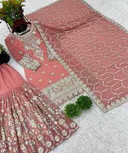 Sharara Estampada con Kurta Adornada y Dupatta Ligera, Ideal para Cualquier Ocasión - Product Image 2