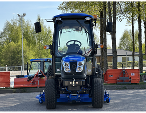 Tracteur compact SOLIS 26 HST 26HP avec tondeuse à gazon à montage central, transmission hydrostatique 4x4, moteur diesel, pour pelouse et terrains gazonnés - Product Image 3