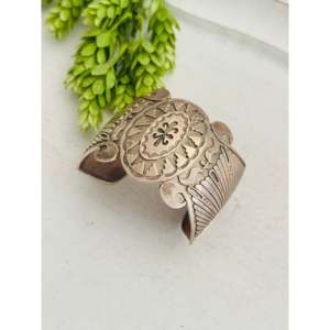 Vintage Navajo Handmade Sterling <b>Silver</b> <b>Cuff</b> <b>Bracelet</b> Elegant Fashion Accessory - Product Image 3