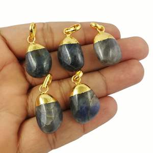 Pendentif en saphir naturel de 14 mm plaqué or, serti en bélière chrétienne, pierre de naissance de septembre - Product Image 1