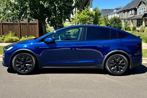 Tesla Model X AWD Plus 2024 d'occasion en excellent état, sans accident, conduite à gauche/droite - Product Image 2