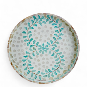 ถาดเสิร์ฟทำมือจากเปลือกหอยมุกธรรมชาติ ตกแต่งด้วยงานฝังเปลือกหอย เป็นมิตรกับสิ่งแวดล้อม เหมาะสำหรับใช้บนโต๊ะอาหารที่บ้าน - Product Image 2