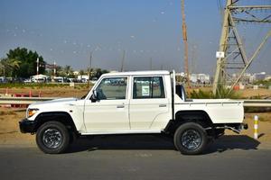 Toyota Land Cruiser 79 Doble Cabina V8 4.5L 4WD 2023 Usada - Lista para Enviar - Product Image 4