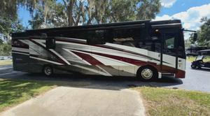 Autocaravana Ejecutiva Clase A XL 40H 2025 Recién Abastecida, Construcción de Aluminio, Capacidad para 9 Personas, Lista para Exportación - Product Image 5