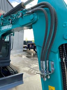 Offre spéciale pour une pelle SUNWARD 25UF 2025, disponible pendant une semaine, avec attache Hill, 3 godets et marteau. - Product Image 4