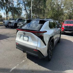 Toyota bZ4X Limited 2 2024 Abordable et Propre - Product Image 3