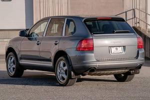 Meilleures ventes Nouveau 2006 Po-rrsc-c-he Cayye-nne-e S SUV Diesel Semi-automatique Technologie avancée Intérieur luxueux Conduite fluide - Product Image 2