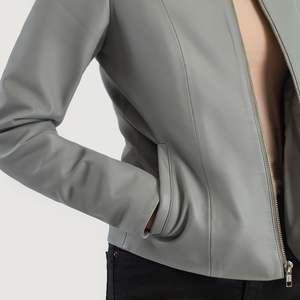 Chaqueta de Cuero Elixir Gris sin Cuello para la Temporada de Otoño - Product Image 6