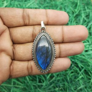Vente chaude Flash Labradorite Pendentif 925 En Argent Sterling Unique Fait À La Main Naturel Labradorite Ovale À La Main Pendentif Cadeau Pour Elle - Product Image 1