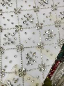 Tela de Encaje de Tul Francés de Diseño de Lujo con Pedrería, Tela Ecológica Hecha a Mano para Prendas de Boda - Product Image 4