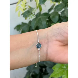 Pulsera de Cadena Chapada en Rodio con Topacio Azul de Londres y Plata 925, Diamante de Corte Esmeralda de Moda para Fiestas y Regalos - Product Image 1
