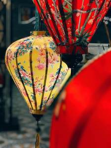 Farol de Bambú con Diseño de Flores Pintadas, Ecológico y Vintage, para Decoración Colgante en Exteriores del Festival del Medio Otoño - Product Image 4