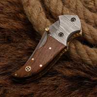 Couteau pliant artisanal en acier Damas sur mesure, qualité industrielle, pour le camping en extérieur, manche en bois, personnalisé avec étui