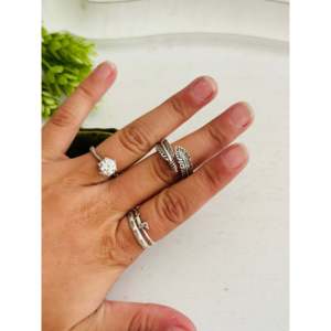 Anillo Ajustable con Plumas Hecho en el Suroeste, en Plata de Ley, Estilo Vintage y Hip-Hop, Incrustaciones en Forma de Cruz, Regalo Perfecto para Él y Ella - Product Image 2