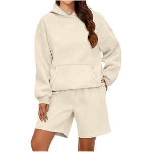 Bộ đồ thể thao nữ in hình thời trang hai mảnh, áo hoodie và quần short, bán buôn, bộ đồ nữ mặc thường ngày - Product Image 1