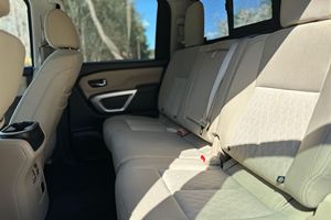 USED LHD/RHD 2017 N I S S A N TITAN XD 4X4 - Product Image 4