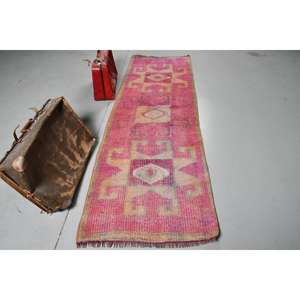 Alfombra Turca Vintage, Alfombra de Pasillo de 2.9x9.2 pies, Alfombra de Lana a Rayas Rosa y Marrón - Product Image 1