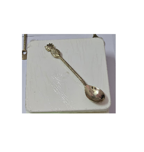 ชุดช้อนส้อมทองเหลืองดีไซน์หรูหรา ด้ามจับลายดาวและพระอาทิตย์สวยงาม พร้อมโลโก้สั่งทำ - ชุดอาหารเย็นสำหรับใช้ในบ้านที่เป็นมิตรกับสิ่งแวดล้อม - Product Image 2