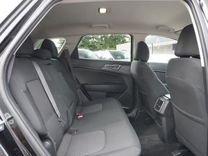 Incroyable Kia Sportage hybride LX AWD 2023 noir avec roues en alliage Sièges en cuir Système de navigation Démarrage à distance Toit ouvrant - Product Image 6