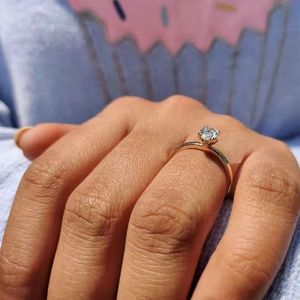 Bague en diamant de laboratoire de haute clarté avec finition polie idéale pour un usage quotidien et des fonctions de soirée élégantes d'Inde - Product Image 5