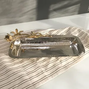 Bandeja Decorativa Metálica Premium para Hoteles y Villas para Navidad - Florero de Mesa Multifuncional con Proyección de Diseño Moderno - Product Image 3