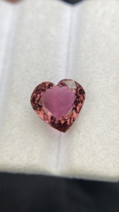 Tourmaline naturelle certifiée, taille cœur, pierre rare, teinte exceptionnelle, qualité de couleur excellente, 5,92 carats, loupe propre - Product Image 5