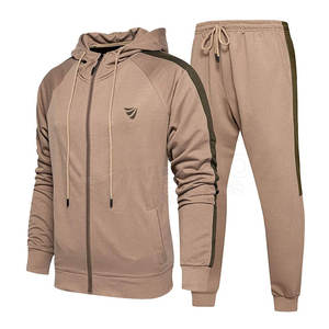 Conjunto de chándal deportivo de talla grande transpirable para hombre con logotipo personalizado, ropa deportiva de entrenamiento al aire libre de diseño personalizado para invierno - Product Image 1