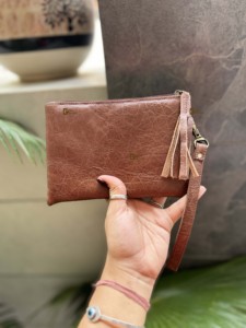 Bolso de mano de piel de vaca marrón para mujer de estilo occidental, cartera pequeña con parches elegantes - Product Image 3