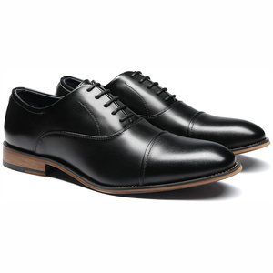 Conjunto de zapatos de cuero marrón para hombre, con cuero de calidad y un atractivo intemporal, zapatos para hombre elaborados con elegancia y durabilidad. - Product Image 6