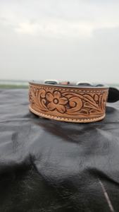 Collier de chien en cuir usiné Western fabriqué à la main avec produit de sport et de divertissement de conception de défilement Tan Vintage - Product Image 2