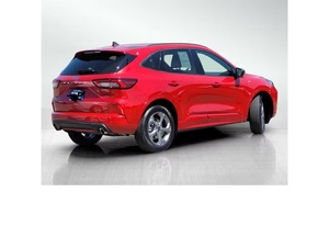 Ford Escape ST-Line FWD 2024 d'occasion en excellent état - Product Image 3