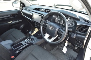 โตโยต้า ไฮลักซ์ ปี 2023 พวงมาลัยขวา ตัวท็อป ครบอุปกรณ์ - Product Image 3