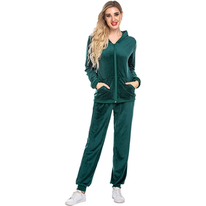 Survêtement en velours vert taille Lus personnalisé pour femmes survêtement de jogging deux pièces pour vêtements d'extérieur d'hiver - Product Image 3