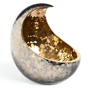 Artistique noir et or croissant de lune martelé bol en acier inoxydable pièce décorative de luxe pour des intérieurs élégants et sûrs - Product Image 4