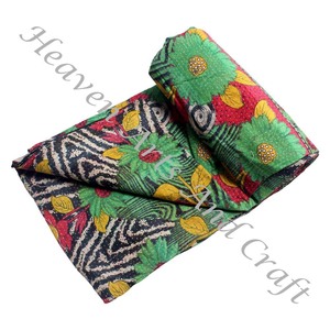 Colcha 100% Hecha a Mano, Estilo Indio Vintage, Manta de Algodón, Cubrecama, Ropa de Cama Navideña, Kantha Fina India, Reversible, Cosida a Mano - Product Image 4