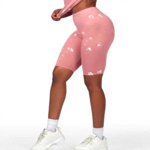 Ensemble de t-shirts et shorts d'entraînement pour femmes à la mode et durables-Parfait pour les vêtements décontractés et l'exercice - Product Image 5