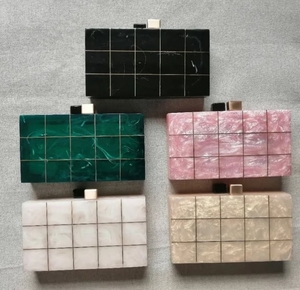 Bolsos de mano de resina bohemios para mujer con perlas y cadenas impermeables regalo de boda clásico portátil de moda - Product Image 1