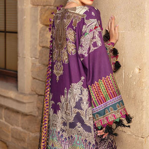 Nouvelle collection de créateurs ethniques punjabi 2025 dernière conception brodée robe en lin de créateurs pakistanais de couleur violette pour les femmes - Product Image 2
